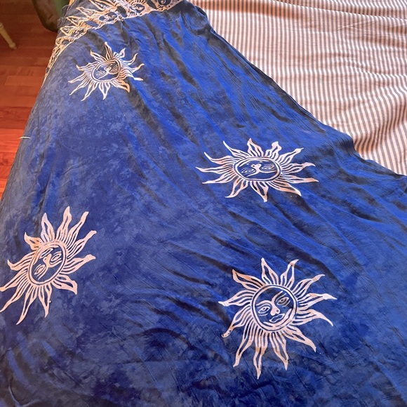 Large Scarf/ Wall Tapestry (blue suns) - Picture 2 of 2
